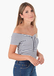Blusa rayas off shoulder color blanco para mujer - Flashy