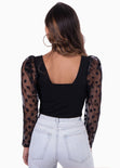 Blusa con manga larga transparente y puntos para mujer - Flashy