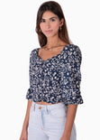 Blusa corta con estampado de flores y recogido en escote para mujer - Flashy