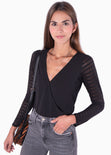 Blusa cruzada con detalle de malla en mangas para mujer - Flashy