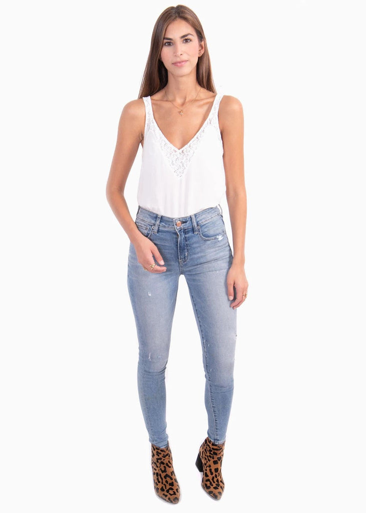Blusa de tiras con encaje en escote para mujer - Flashy