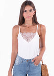 Blusa de tiras con encaje en escote para mujer - Flashy