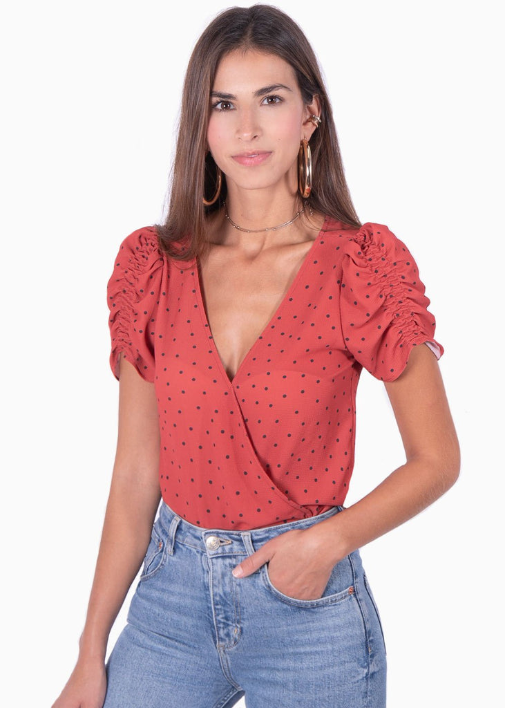 Blusa manga corta con estampado de puntos y escote cruzado para mujer - Flashy