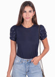 Blusa manga corta con recogido y perlas para mujer - Flashy