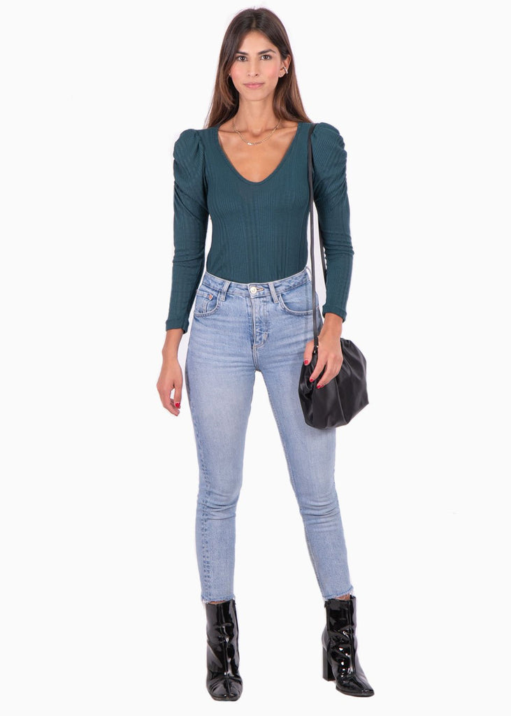 Blusa manga larga, escote en v y recogido en hombros para mujer - Flashy