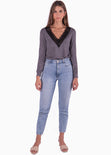 Buzo con escote en v y guipure color gris para mujer - Flashy