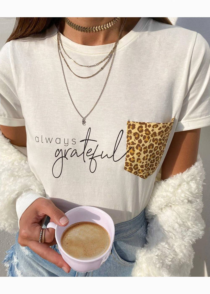 Camiseta estampada con bolsillo de animal print para mujer - Flashy