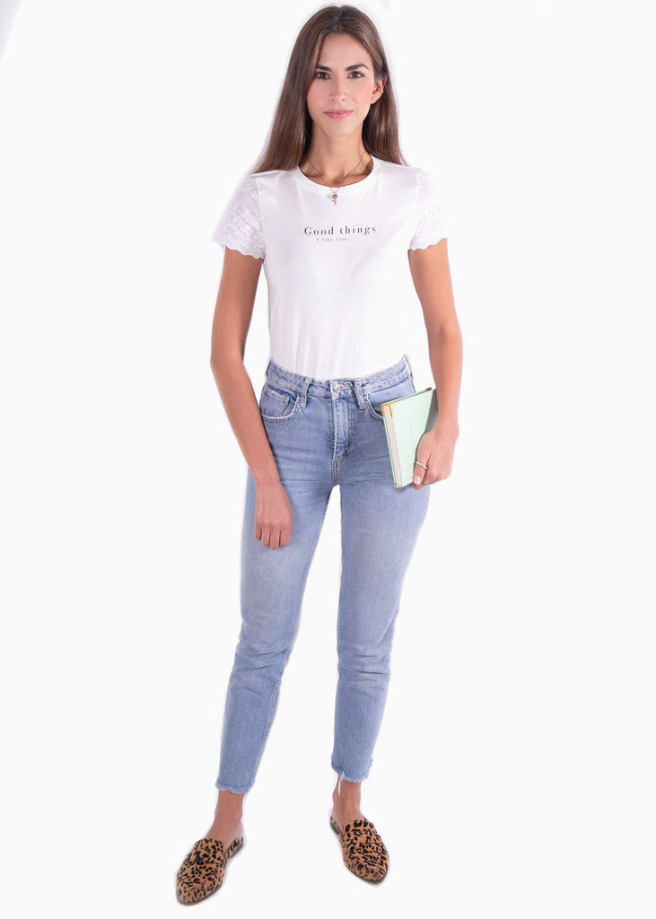 Camiseta estampada con mangas de ojalillo "Good things" para mujer - Flashy