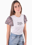 Camiseta estampada con mangas de pitón para mujer - Flashy