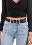 Cinturón con textura de piel y hebilla redonda para mujer - Flashy