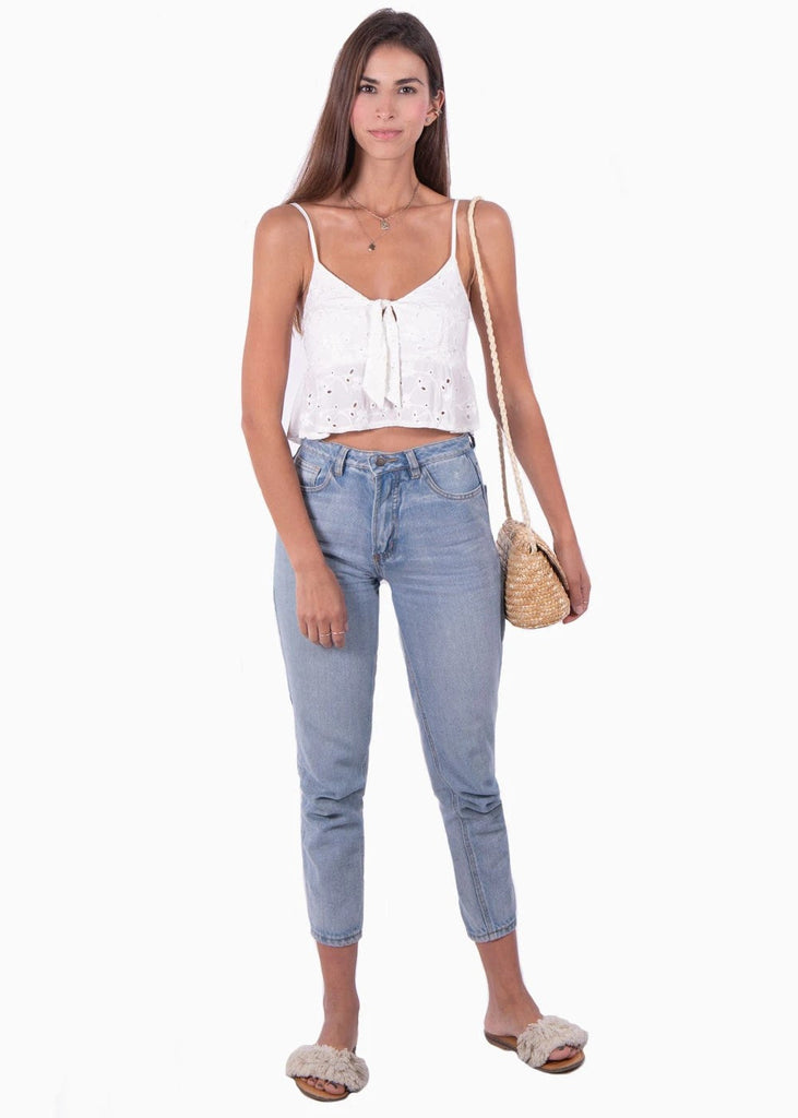 Crop top de ojalillo con anudado en escote para mujer - Flashy