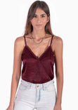 Blusa con escote cruzado y encaje color vino para mujer - Flashy