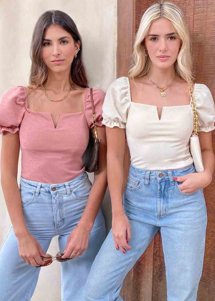 Blusa con escote en v y mangas embombadas color blanco, marfil para mujer - Flashy