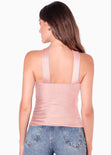 Blusa con leve recogido en costados y cuello tipo gargantilla color rosado para mujer - Flashy