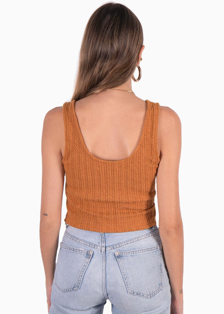 Blusa corta tejida de tiras color mostaza para mujer - Flashy