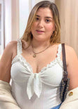 Blusa de tiras con ruche y escote anudado color blanco para mujer - Flashy