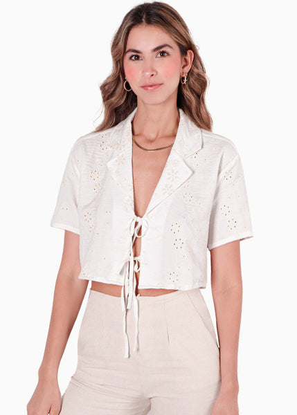 Blusa manga corta con cuello tipo solapa y anudados en frente color blanco, marfil para mujer - Flashy