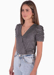 Blusa manga corta con recogido y escote en v color gris para mujer - Flashy