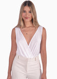 Body drapeado con escote cruzado color blanco para mujer - Flashy