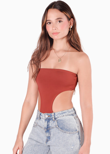 Body strapless con abertura en costados color terracota para mujer - Flashy