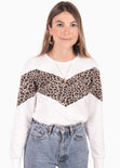 Buzo con corte y estampado de animal print color blanco, marfil para mujer - Flashy