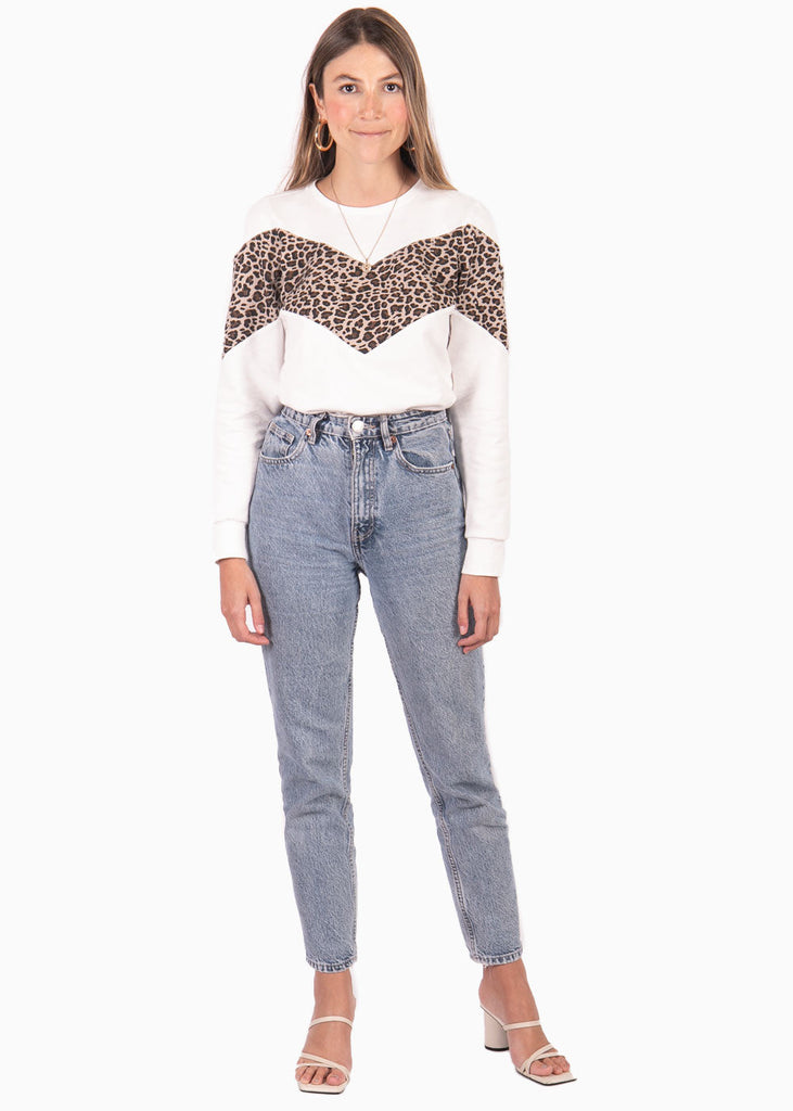 Buzo con corte y estampado de animal print color blanco, marfil para mujer - Flashy