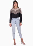 Buzo con corte y estampado de animal print color negro, beige para mujer - Flashy