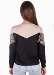 Buzo con corte y estampado de animal print color negro, beige para mujer - Flashy
