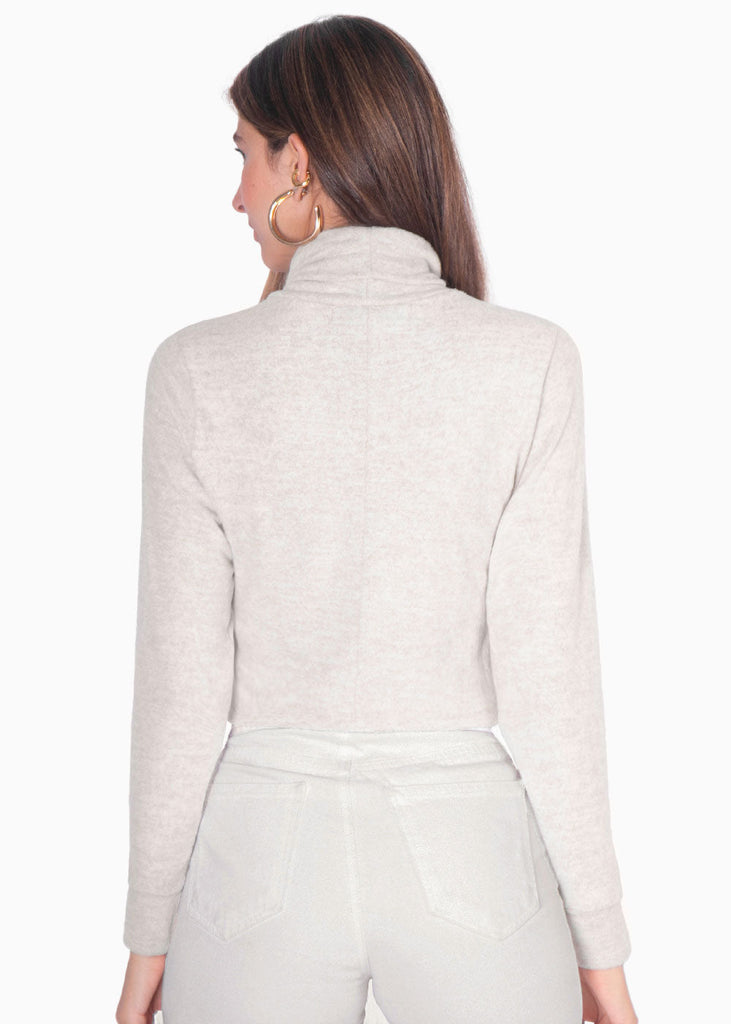 Buzo tejido manga larga cuello tortuga color beige para mujer - Flashy