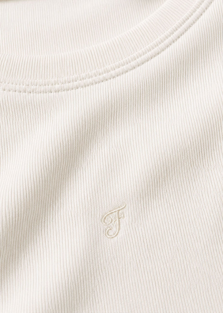 Camiseta baby tee bordado - MIYUNI.MARFIL