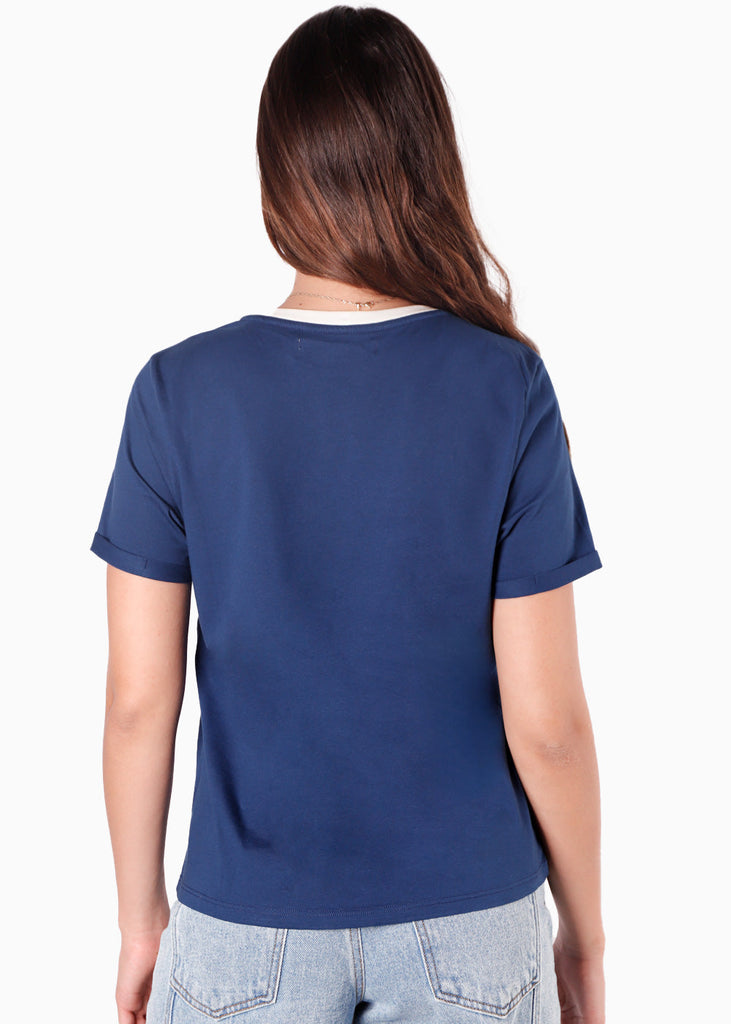 Camiseta básica con estampado “Santa Monica beach” con cuello en contraste color azul para mujer - Flashy