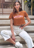 Camiseta con estampado "Arizona" color café, camel para mujer - Flashy