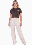 Camiseta corta con bordado de mariposa color café para mujer - Flashy