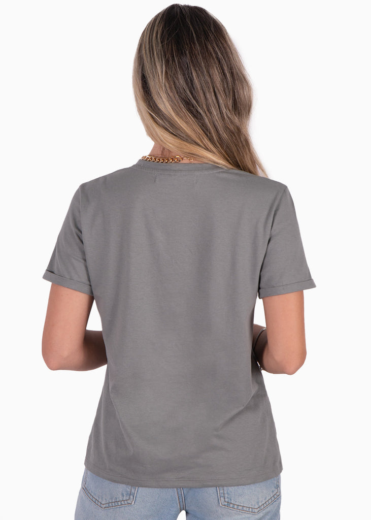 Camiseta estampada "bring good energy everywhere" color gris para mujer - Flashy