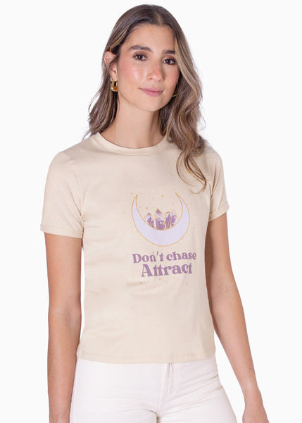 Camiseta estampada "Don't chase attract" color beige para mujer - Flashy