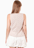 Chaleco tipo sastre con botones y de ojalillo color beige para mujer - Flashy