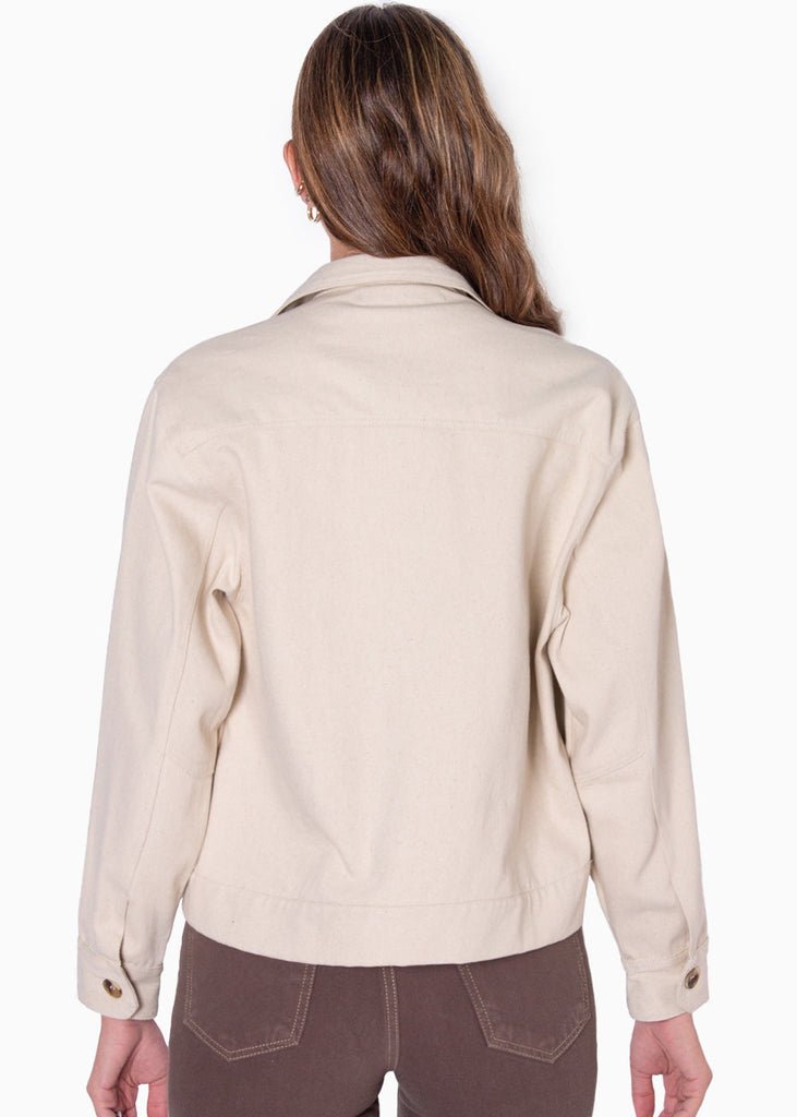 Chaqueta con bolsillos y botones color beige para mujer - Flashy