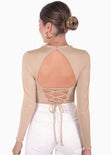 Crop top manga larga con cuello alto y anudados en espalda color beige para mujer - Flashy