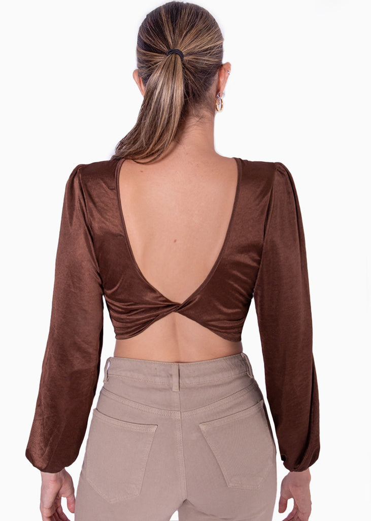 Crop top manga larga con mangas englobadas y espalda con entorchado color café para mujer - Flashy