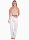 Crop top halter con abertura en escote color beige para mujer - Flashy