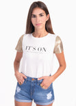 Camiseta estampada "It's on" para mujer - Flashy