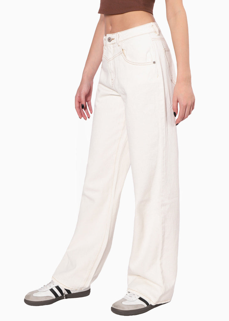 Jean recto con hilos en contraste y tiro medio color marfil, denim para mujer - Flashy