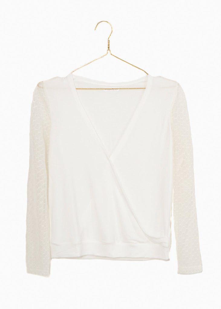 Blusa cruzada con detalle de malla en mangas para mujer flashy