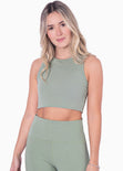 Top deportivo cuello alto sin mangas color verde para mujer - Flashy