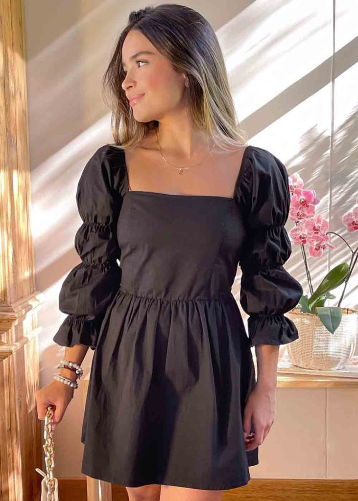 Vestido corto con mangas abullonadas y escote cuadrado color negro para mujer - Flashy