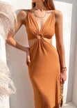 Vestido largo sin mangas y aro en escote color camel para mujer - Flashy